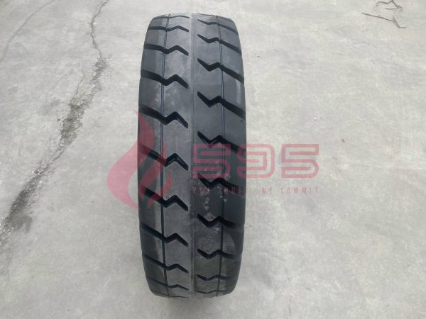 Lốp đặc xe nâng 825-15/6.50 Thunderpro Thái lan