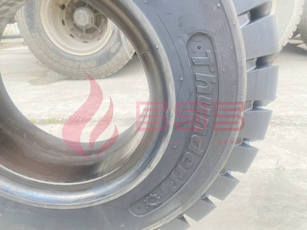 Lốp đặc xe nâng 825-15/6.50 Thunderpro Thái lan